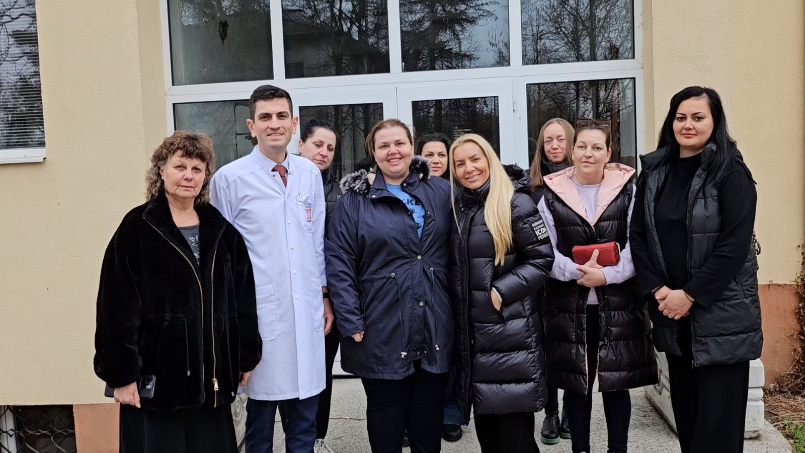 Изнесените безплатни профилактични прегледи за рак на гърдата в гр. Костенец преминаха при голям успех 